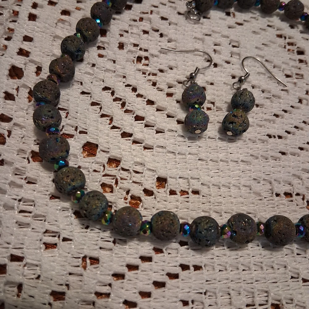 Elegant Multicolor Beaded Necklace and Earring Set